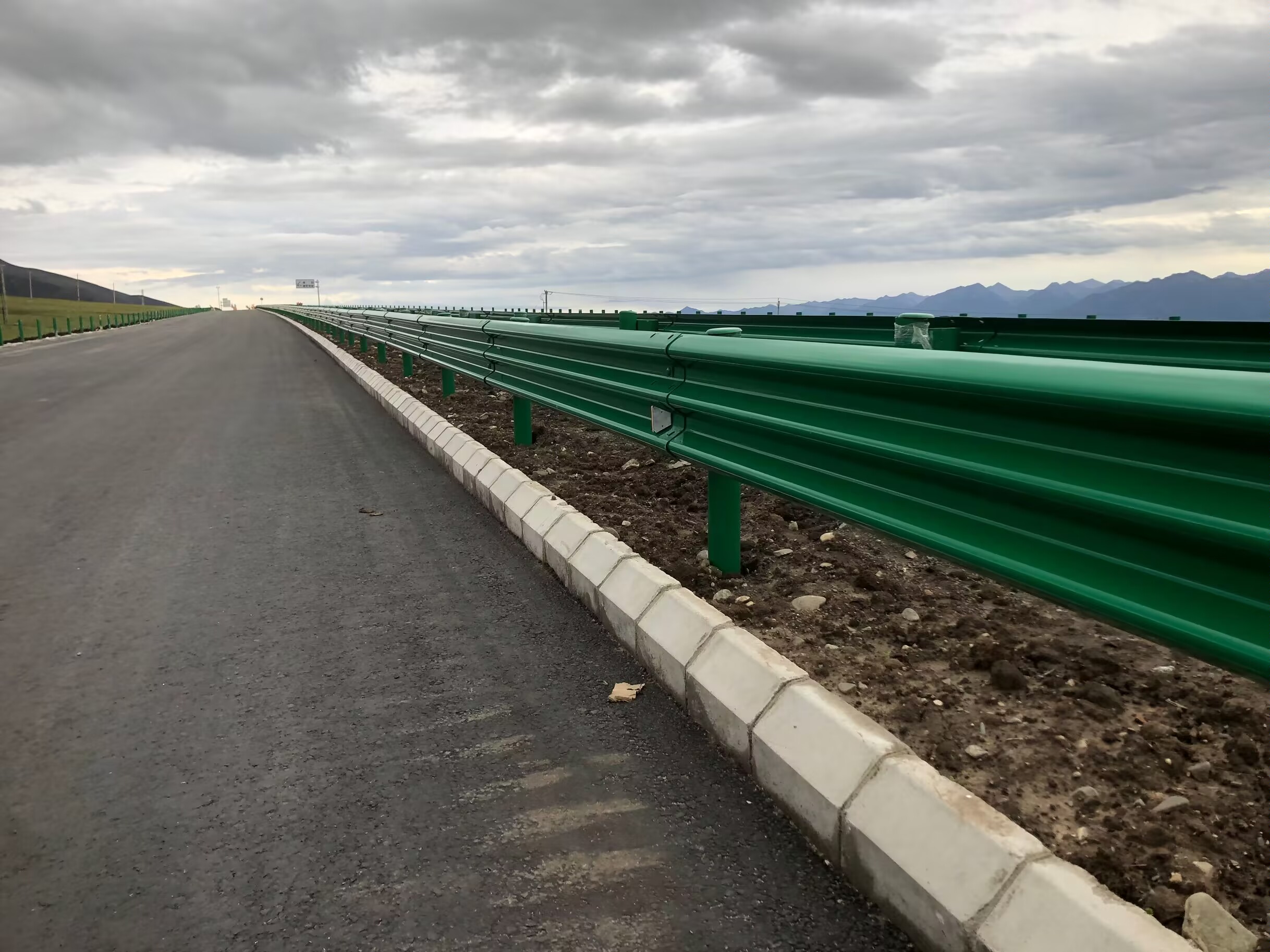 当雄县乡村公路波形护栏高速公路波形护栏 - 推荐